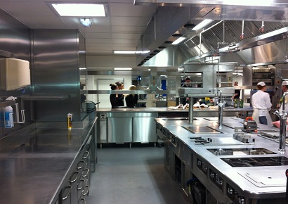 Tiêu chuẩn thiết kế nhà bếp khách sạn tiện nghi , sang trọng